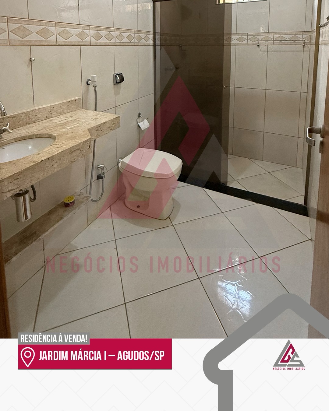 Casa à venda por R$640.000,00 no Bairro Jardim Marcia I em Agudos/SP